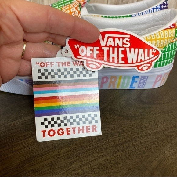 Vans Pride Classic Slip On LGBTQ Canvas Sneaker Size 10 Men - Picture 12 of 13